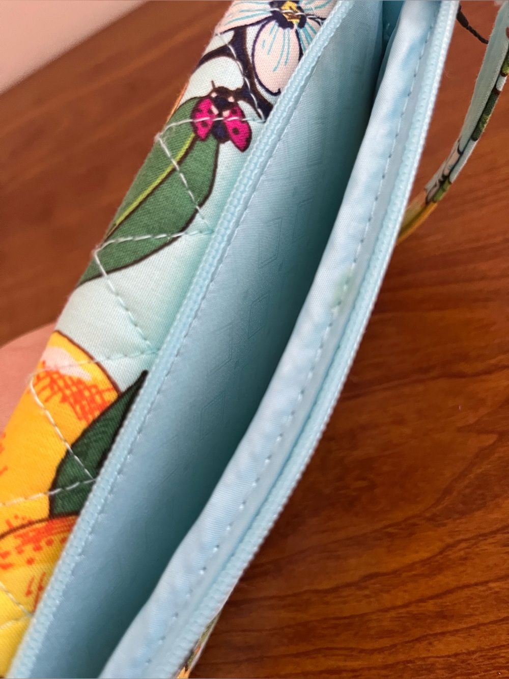 NWT VERA BRADLEY Lemon Grove Clutch Wristlet Wallet RFID Quilted Cotton Phone - Picture 9 of 10